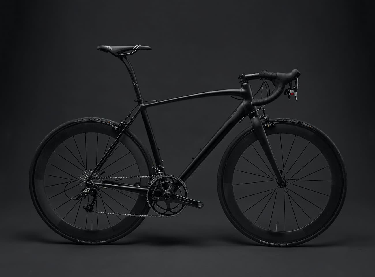 Foto de uma bicicleta preta
